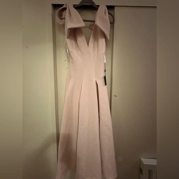 Elegant Pink Bow Dress - Picture 7 of 10
